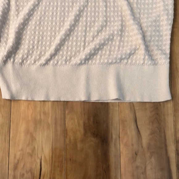 Beige lightweight sweater. - Picture 4 of 8